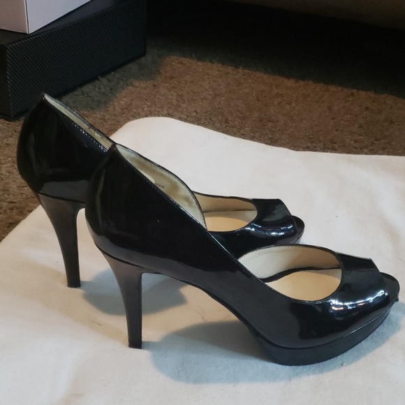 Heels - Picture 2 of 4